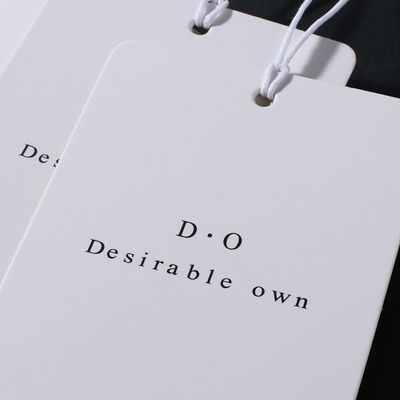 ODM hình chữ nhật hai lớp Debossing Tag nhãn quần áo với chuỗi